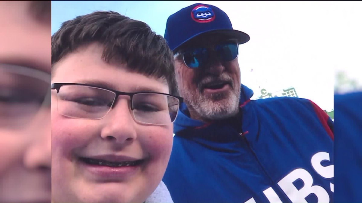 Cubs fans line up to see Joe Maddon one last time | WGN-TV