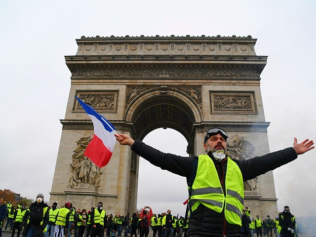 One Year On, Majority of French Still Support Yellow Vests