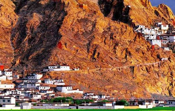 Shegar---the crstal fort in Tibet