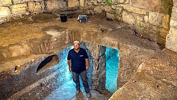2,000-year-old underground rooms found by Western Wall - WND