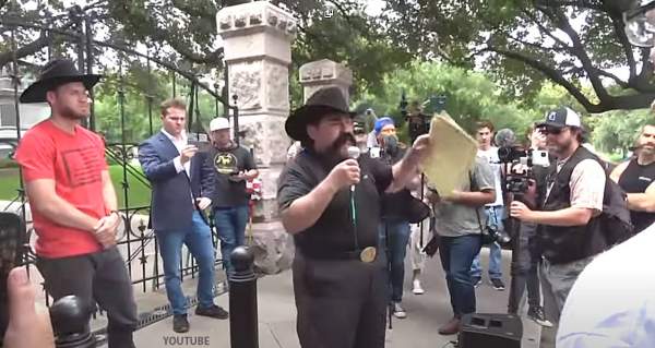 Almost 1000 Christians Protest COVID-19 Tyranny at Texas Capitol with Open Air Church Service for Liberty - AmericaFirst.win