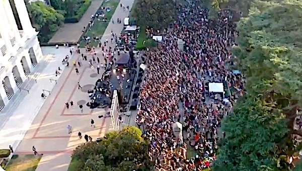 12,000 gather on steps of state Capitol to pray and worship