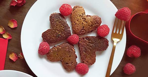 Vegan Chocolate Protein Pancakes | Touchstone Essentials