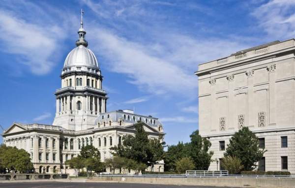 Proposed rule to require teachers in Illinois promote 'progressive views' | Illinois | thecentersquare.com