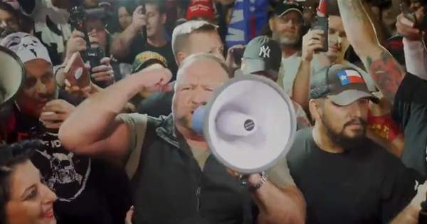 VIDEO: Alex Jones Goes To Arizona, Confronts Antifa, Joins Pro-Trump Protests ⋆ 10ztalk viral news aggregator