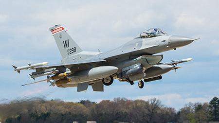 Search continues for pilot of Madison-based F-16 jet that crashed in Michigan's Upper Peninsula | Local Government | madison.com