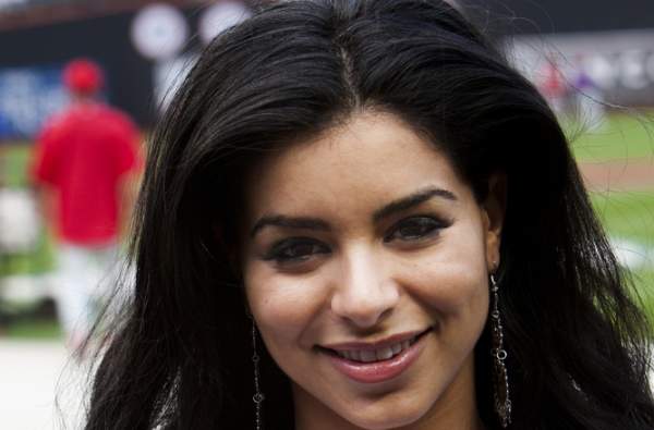 Rima Fakih was the 1st Muslim 'Miss USA' now she is a Christian, wife and mother of 3! - US CHRISTIAN