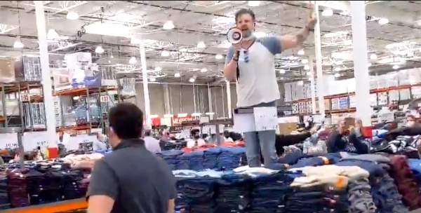 'The hero we need': Costco shopper with bullhorn condemns lockdown