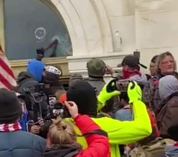 Video: Trump Supporters Stop Antifa From Breaking Windows at Capitol