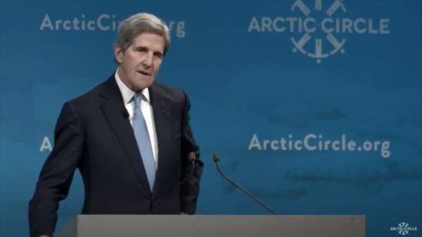John Kerry took private jet to Iceland for environmental award, called it 'only choice for somebody like me' | Fox News