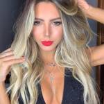 LauraIs Profile Picture