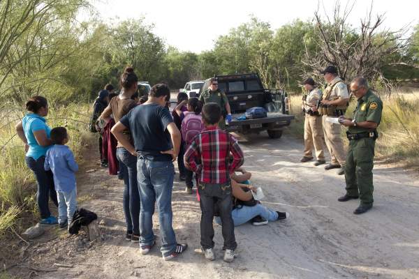 Migrants, Smugglers Using Facebook To Organize Illegal Border Crossings. - The National Pulse