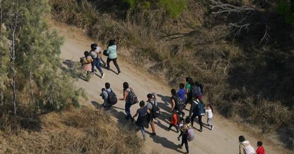Human Smugglers Use Facebook to Advertise '100 Percent Safe' U.S. Border Crossings