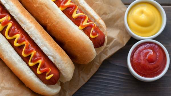 Company hiring 'MLB Food Tester' to eat hot dogs at stadiums | Fox News