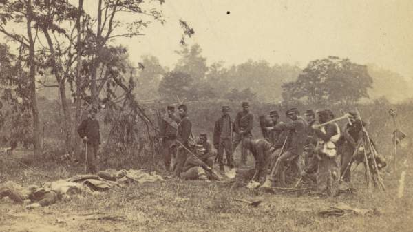 How Photos from the Battle of Antietam Revealed the American Civil War’s Horrors - HISTORY