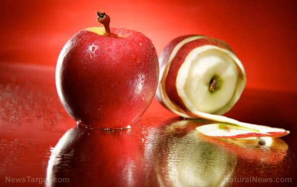 Antioxidant-rich organic apple peels possess potent anti-cancer benefits