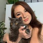 Annie Mark Profile Picture