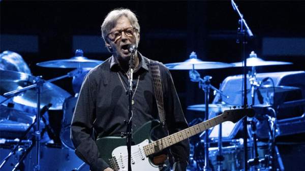 Eric Clapton: Vaccinated People Under The Spell of ‘Mass Formation Hypnosis’
