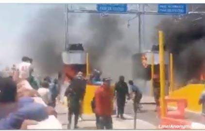 MASSIVE Protests Against Communist President as Inflation Surges and Food Shortages Hit Peru -- Protesters Hurl Rocks at Police Buses, Loot Milk Truck