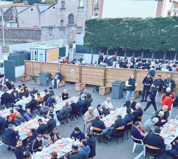 France: Turkish mosque erects a high wall between women and men in order to celebrate the breaking of the Ramadan fast – Allah's Willing Executioners