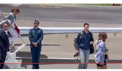 COVID Enforcer and Climate Warrior Justin Trudeau Lands in Costa Rica on Private Jet, Unmasked with His Family as Canadians Suffer