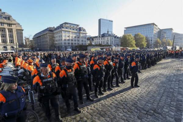 In Brussels, the murder of a policeman by an Islamist suspected of terrorism, who had announced his intention to “kill” policemen, becomes a state affair: hundreds of policemen protest in front of the Palace of Justice, two ministers are in the spotlight – Allah's Willing Executioners
