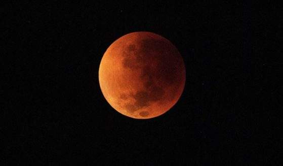 A ‘Blood Moon’ Will Rise Over America on Election Day – Def-Con News