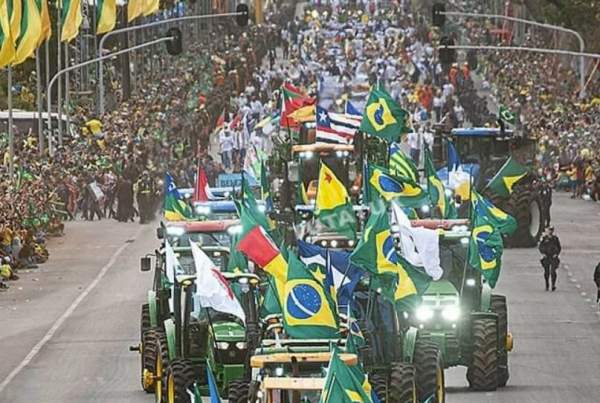 BRAZIL UPDATE - Massive Gatherings Continue as People Protest the Socialists Stealing Their Election, Livelihoods, Freedom and Country