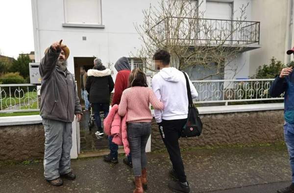 Es geht los ! Linksradikale Aktivisten brechen in das Haus eines älteren französischen Ehepaars ein und beanspruchen es als Unterkunft für Asylbewerber – Jihad Watch Deutschland