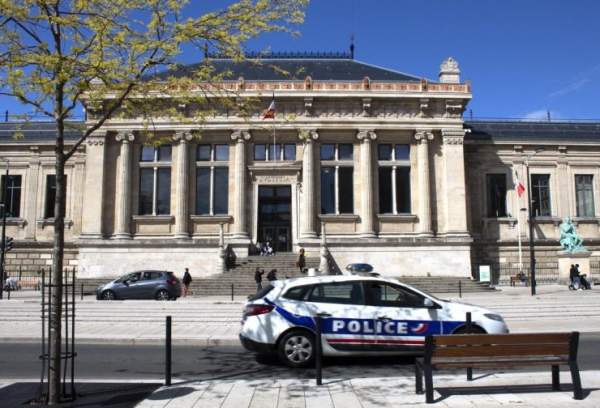 Frankreich: Bei einem Gang zum Gericht bedroht er das anwesende Personal und erklärt, er werde “mit dem Säbel Allahs” zurückkehren, um “die Polizei und die Justiz zu zerstückeln” – Jihad Watch Deutschland