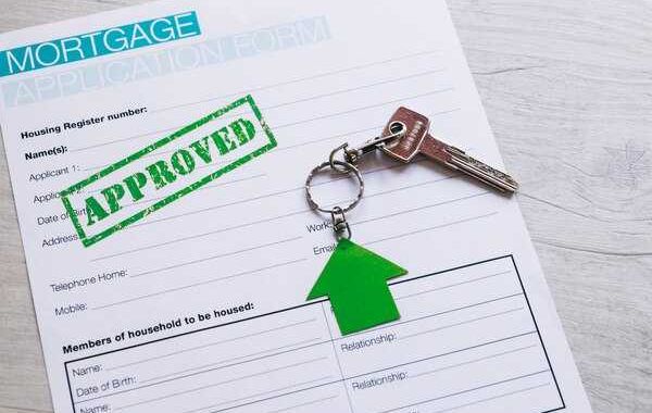 How Can a Mortgage Advisor in Leeds Help You Move Homes?
