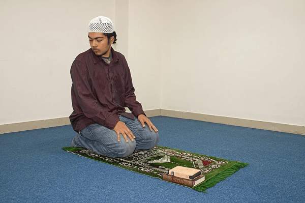 Conflict in Vienna, Austria: Muslim pupils want to pray in classes – Allah's Willing Executioners