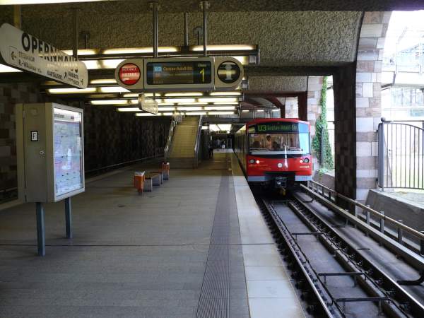 Brutaler Übergriff in Nürnberg: Polizei fahndet nach junger Gruppe afrikanischer Herkunft an U-Bahn-Station – Jihad Watch Deutschland