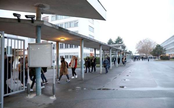 “Ich habe eine Bombe in Ihrer Schule gelegt”: Eine Schule im französischen Saint-Denis wurde evakuiert, nachdem eine Person gedroht hatte, “alle Kuffar mit seiner Kalaschnikow auszulöschen” – Jihad Watch Deutschland