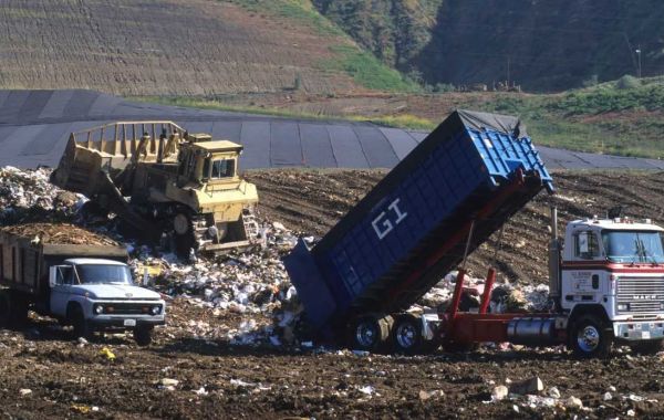 Efficient Waste Disposal: Landfill Dumping, Costs, and Alternatives for Your Project