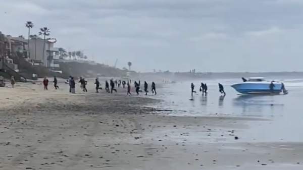 Illegals Crash Speed Boat on SoCal Beach, Pile Into Waiting SUVs and Disappear