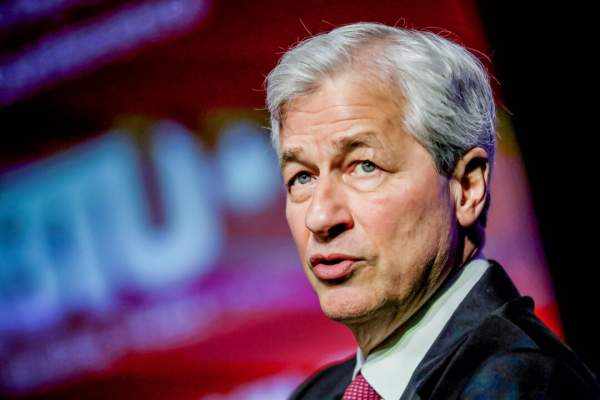JPMorgan CEO Issues Dire Warning About Biden Admininistration’s ‘Huge’ Deficit Spending | The Epoch Times