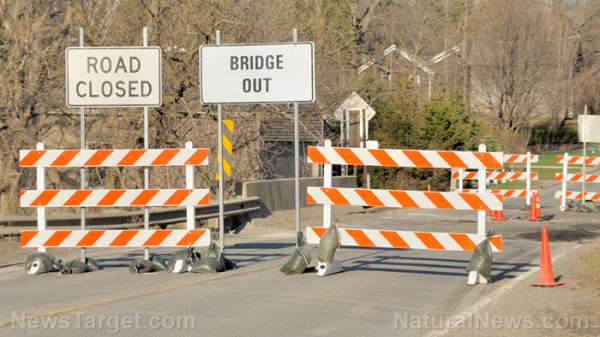 Two Pittsburgh bridges closed after 26 barges break loose on Ohio River   – NaturalNews.com