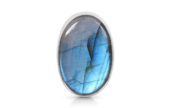 Mystical Radiance: Elevate Your Style with Enchanting Labradorite Jewelry's Ethereal Beauty.