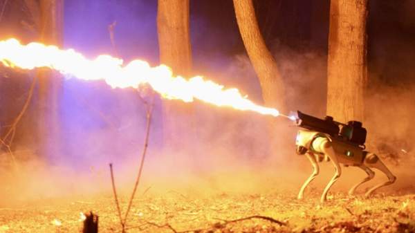 Flame-Throwing Robot Dog “Thermonator”