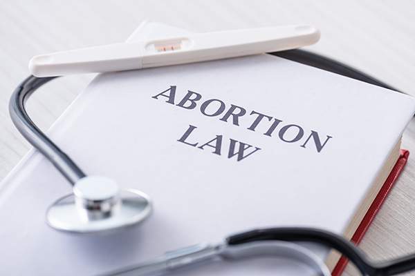 Arizona Gov. Katie Hobbs signs legislation repealing abortion ban with help of 5 GOP state lawmakers   – NaturalNews.com
