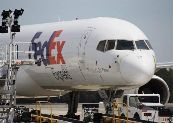 Boeing Cargo Plane Forced to Make Emergency Landing After Gear Fails