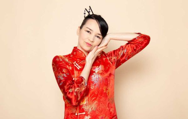 Modern Chinese Gowns: A Blend of Comfort and Style