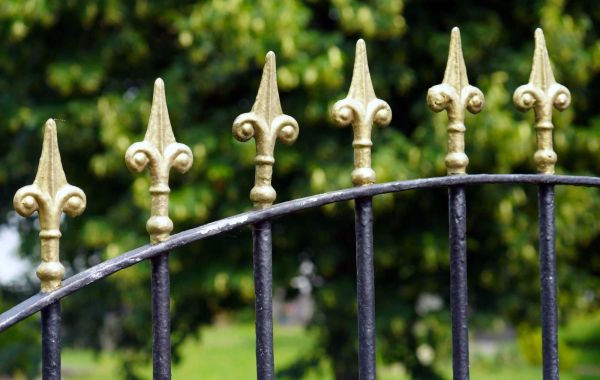 Explore Creative Fence Ideas to Beautify and Secure Your Home