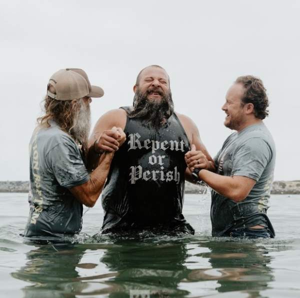 2,000 baptized during 'Jesus Revolution' baptism in California | Church & Ministries