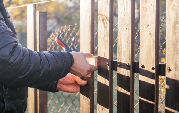 How to Choose the Right Gate Repair Service for Your Needs