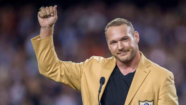 NFL great Brian Urlacher reacts to apparent Trump support taking over sports: 'No one’s scared anymore' | Fox News