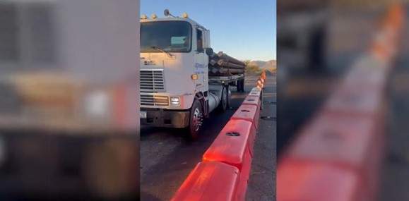 DESPICABLE: Government Contractor Under Orders from Biden Regime Caught Hauling Away Unused Border Wall Sections Before Trump Takes Office – Pieces Being Sold at Bargain Bin Prices (VIDEO)