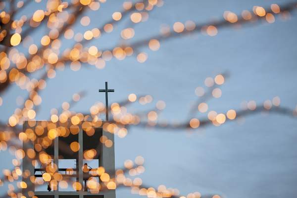 Churches offering ‘Blue Christmas’ services for those who grieve | Church & Ministries