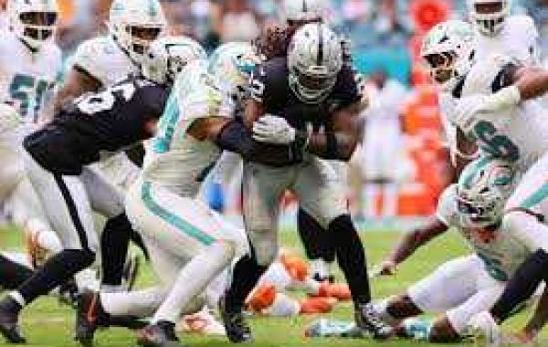 Raiders’ Gardner Minshew Displays What Maxx Crosby